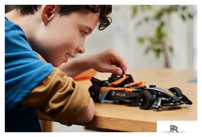 Конструктор LEGO Technic 42169 NEOM McLaren Formula E Race Car - Изображение №7 — Интернет-магазин ПроЗаказ
