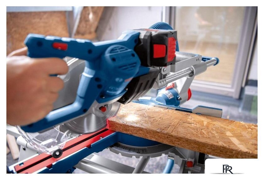 Торцовочная пила Bosch GCM 18V-216 D 0601B51000 (без АКБ) - Изображение №4 — Интернет-магазин ПроЗаказ