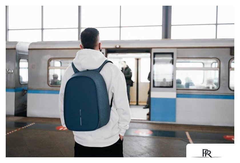 Городской рюкзак XD Design Bobby Hero Regular (голубой) - Изображение №26 — Интернет-магазин ПроЗаказ