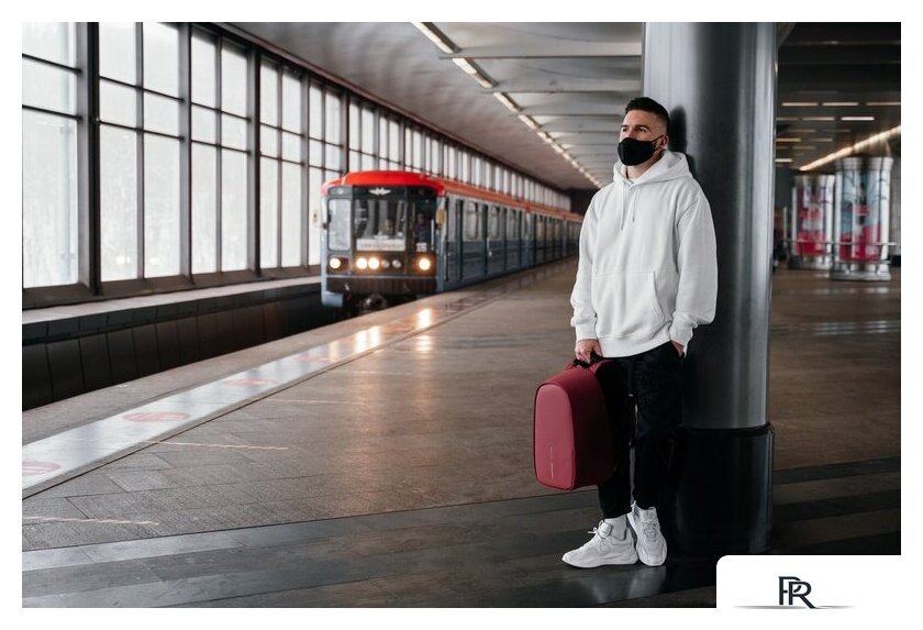 Городской рюкзак XD Design Bobby Hero Regular (красный) - Изображение №29 — Интернет-магазин ПроЗаказ