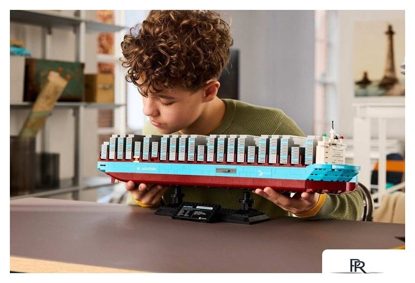 Конструктор LEGO 40955 Контейнеровоз Maersk с двухтопливным двигателем - Изображение №11 — Интернет-магазин ПроЗаказ