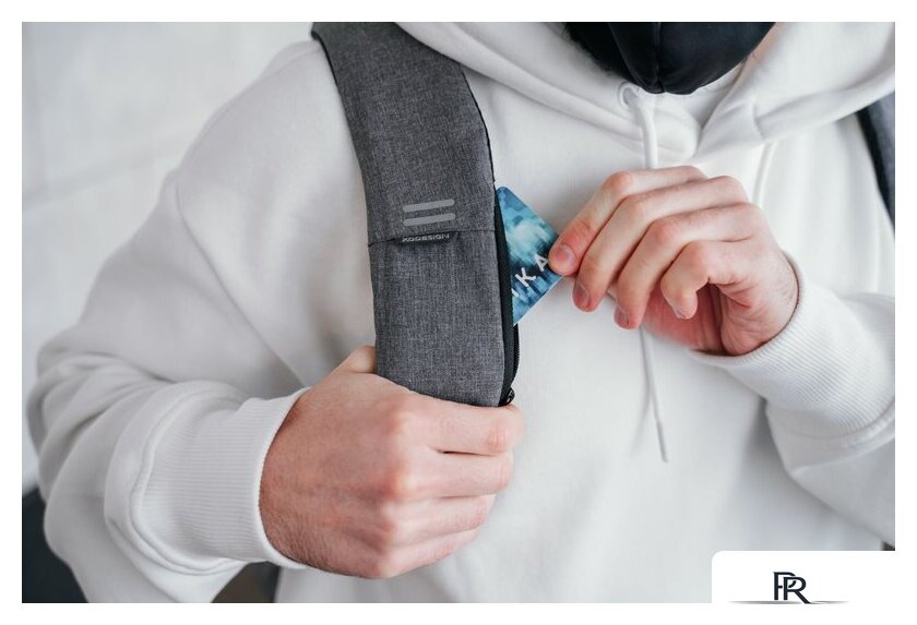 Городской рюкзак XD Design Bobby Hero Regular (серый) - Изображение №45 — Интернет-магазин ПроЗаказ