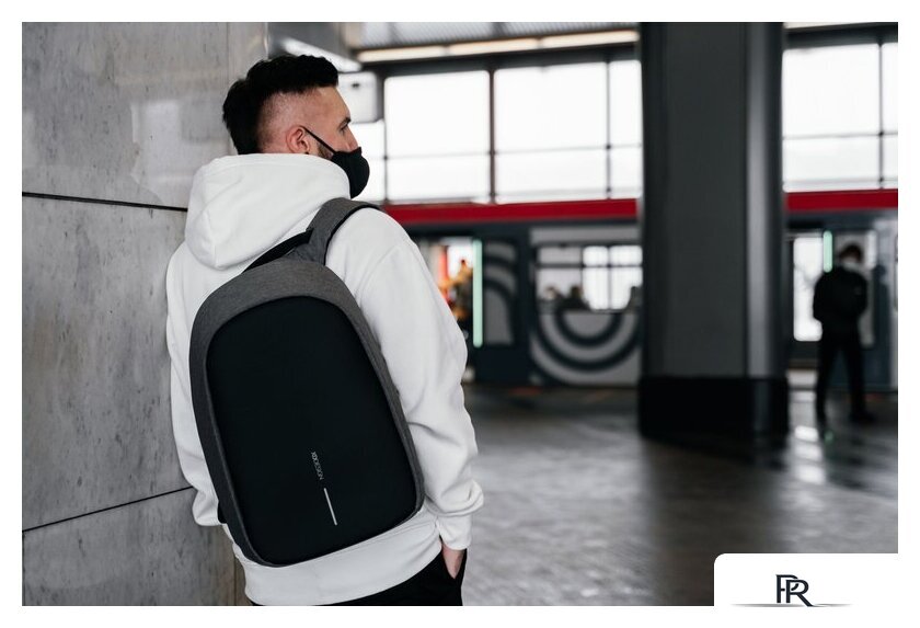 Городской рюкзак XD Design Bobby Hero Regular (серый) - Изображение №25 — Интернет-магазин ПроЗаказ