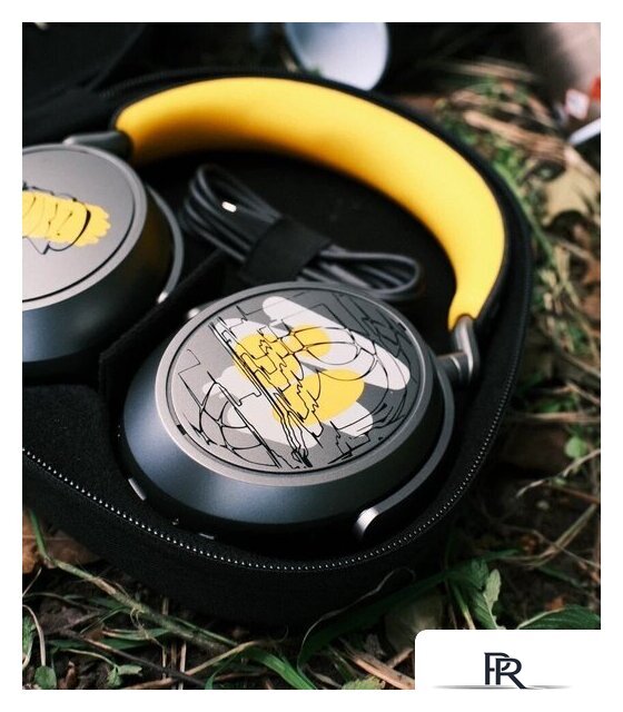 Наушники Sennheiser Momentum 4 Wireless 80th Anniversary Edition - Изображение №7 — Интернет-магазин ПроЗаказ