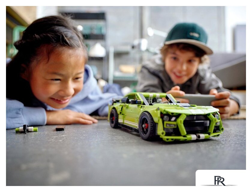Конструктор LEGO Technic 42138 Ford Mustang Shelby GT500 - Изображение №4 — Интернет-магазин ПроЗаказ