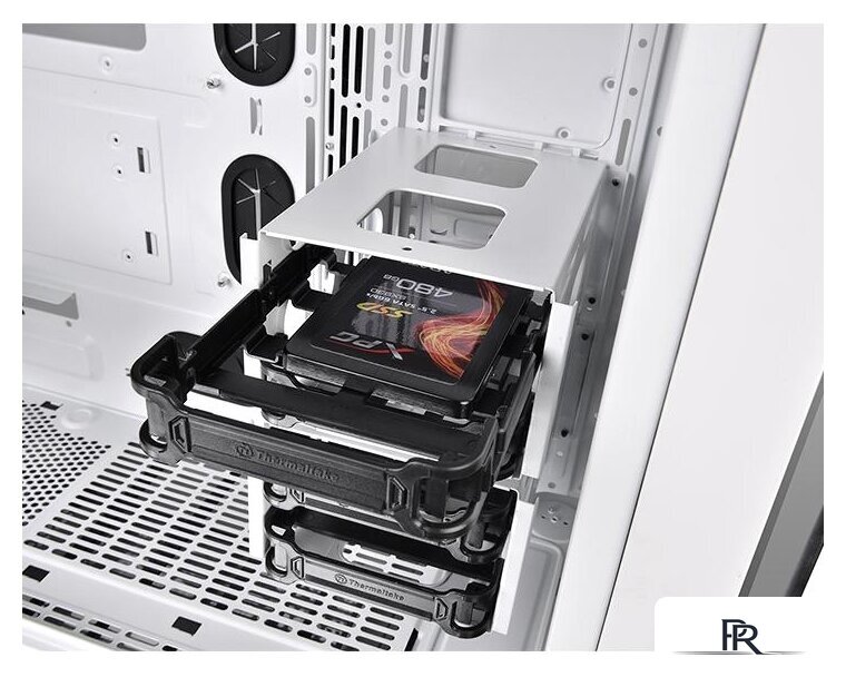 Корпус Thermaltake View 71 Tempered Glass Snow Edition - Изображение №18 — Интернет-магазин ПроЗаказ