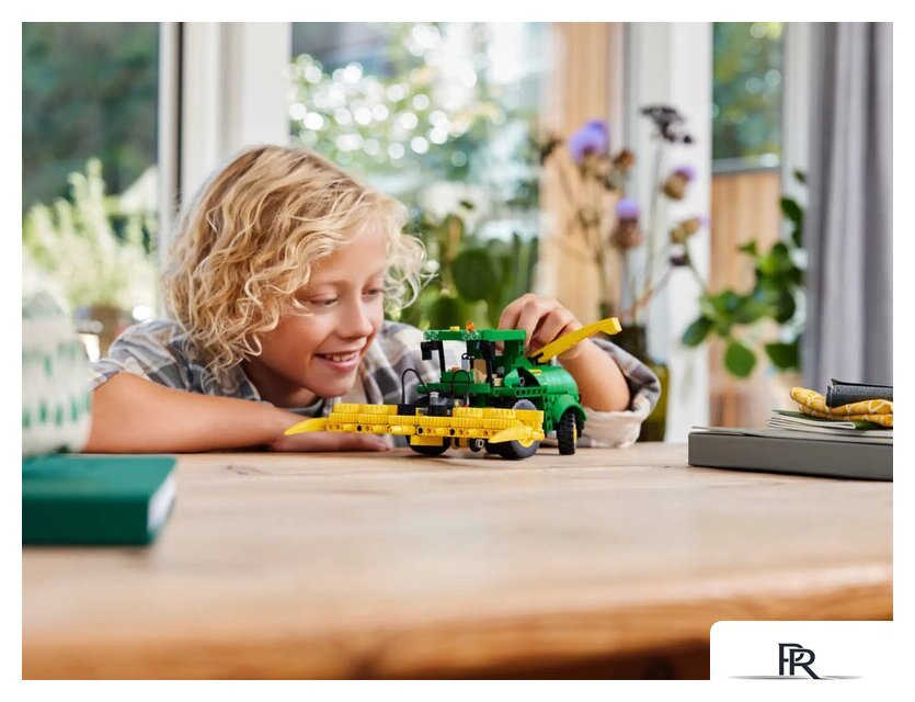 Конструктор LEGO Technic 42168 Кормоуборочный комбайн John Deere 9700 - Изображение №8 — Интернет-магазин ПроЗаказ