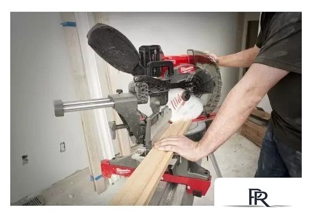 Торцовочная пила Milwaukee M18 FMS305-121-II 4933499181 (с 1-им АКБ) - Изображение №6 — Интернет-магазин ПроЗаказ
