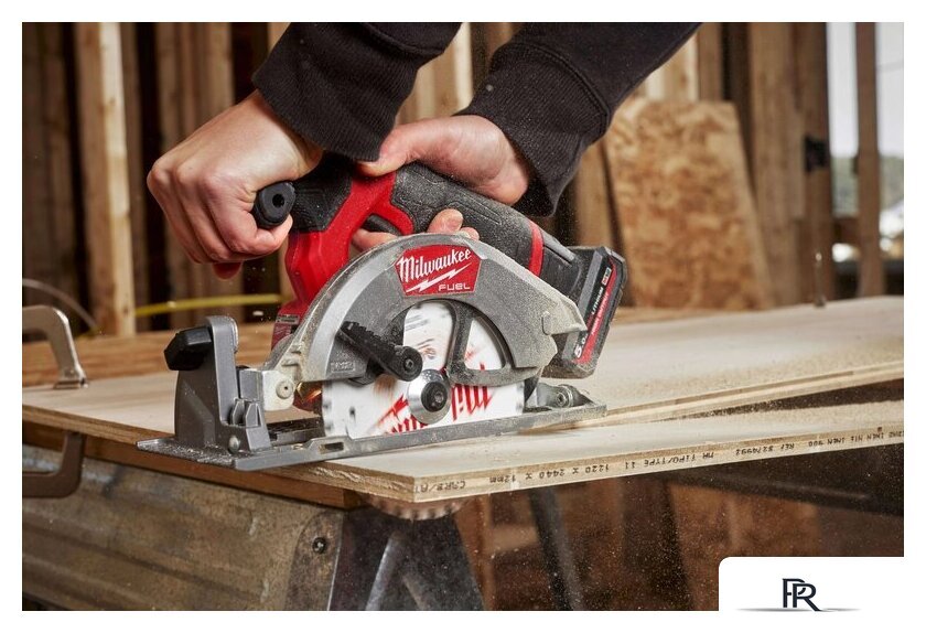 Дисковая (циркулярная) пила Milwaukee M12 FCS442-502X 4933493489 (с 2-мя АКБ, кейс) - Изображение №7 — Интернет-магазин ПроЗаказ