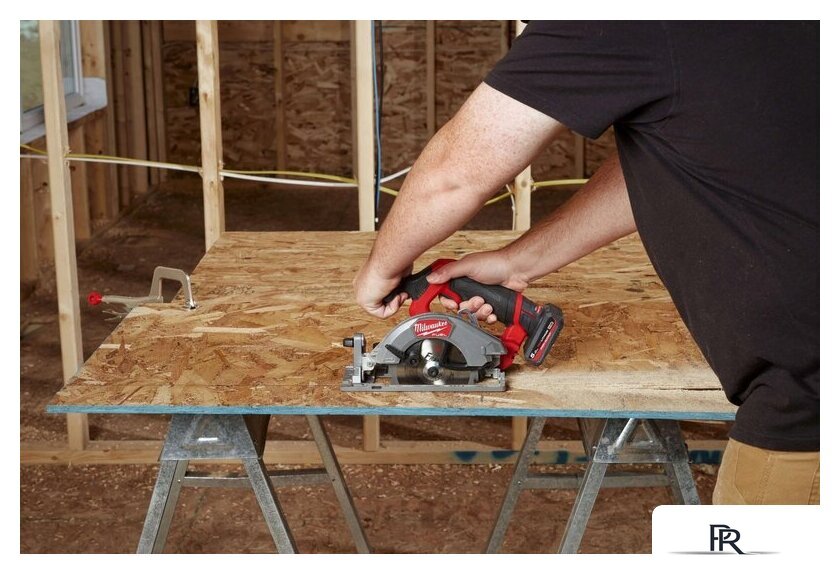 Дисковая (циркулярная) пила Milwaukee M12 FCS442-502X 4933493489 (с 2-мя АКБ, кейс) - Изображение №9 — Интернет-магазин ПроЗаказ