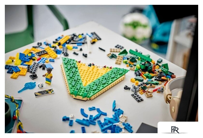 Конструктор LEGO Editions 43027 Винисиус Жуниор – лучшие моменты футбольного матча - Изображение №7 — Интернет-магазин ПроЗаказ