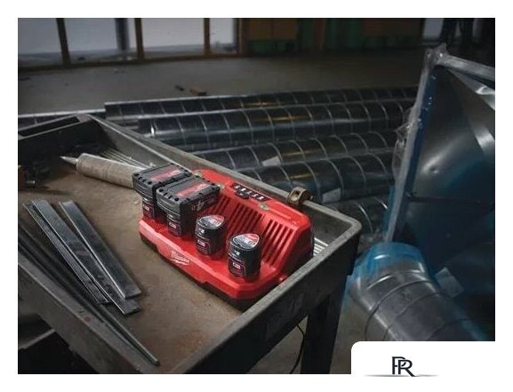 Зарядное устройство Milwaukee M12 C4 4932430554 (12В) - Изображение №5 — Интернет-магазин ПроЗаказ
