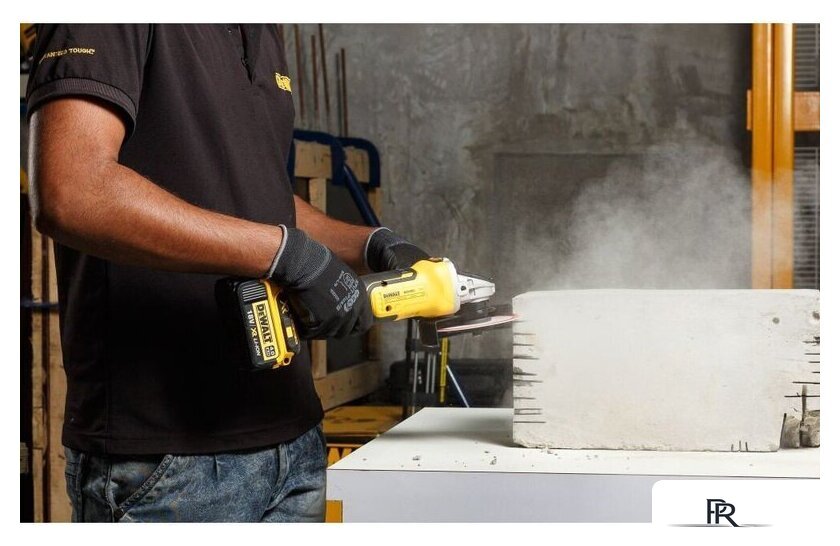  DeWalt DCK422P3 (шуруповерт, винтоверт, перфоратор, болгарка, 3 АКБ, 2 кейка) - Изображение №9 — Интернет-магазин ПроЗаказ