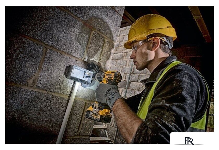  DeWalt DCK422P3 (шуруповерт, винтоверт, перфоратор, болгарка, 3 АКБ, 2 кейка) - Изображение №7 — Интернет-магазин ПроЗаказ