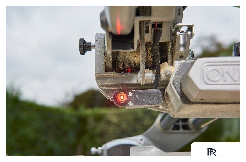 Торцовочная пила Ryobi R18MS216-0 (без АКБ) - Изображение №8 — Интернет-магазин ПроЗаказ