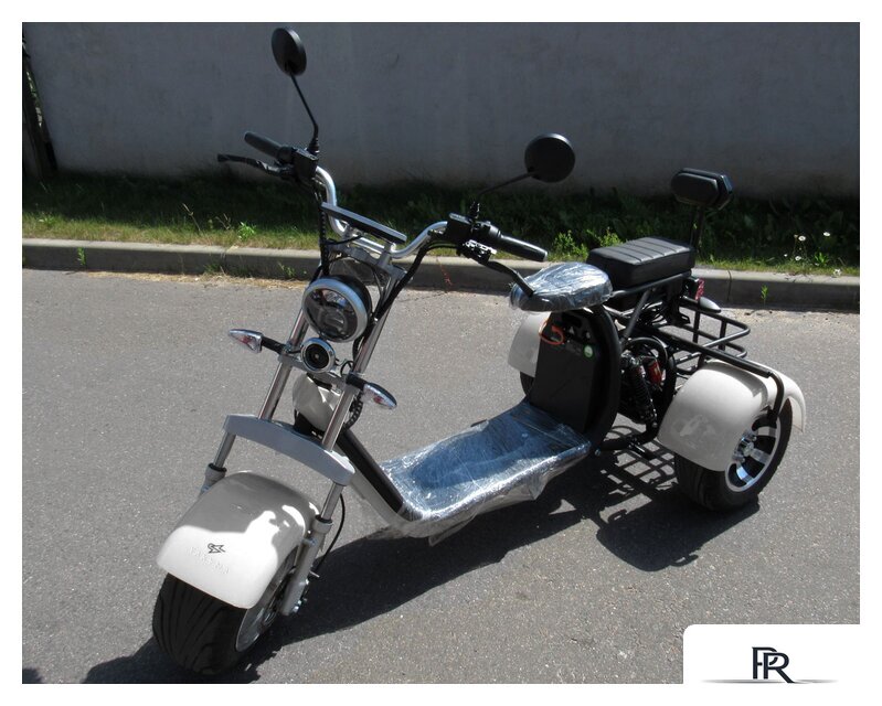 Электроскутер Yakama AP-H0003G (черный) - Изображение №5 — Интернет-магазин ПроЗаказ