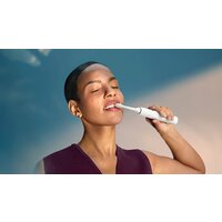 Электрическая зубная щетка Philips Sonicare DiamondClean 9000 HX9911/19 - Превью изображения №10 — Интернет-магазин ПроЗаказ
