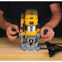 Вертикальный фрезер DeWalt D26204K - Превью изображения №13 — Интернет-магазин ПроЗаказ
