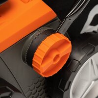 Скарификатор-аэратор Daewoo Power DSC 3842Li Set (с 2-мя АКБ) - Превью изображения №8 — Интернет-магазин ПроЗаказ