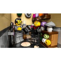 Конструктор LEGO Icons 10350 Тюдоровский угол - Превью изображения №8 — Интернет-магазин ПроЗаказ