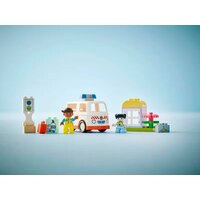 Конструктор LEGO Duplo Скорая помощь и водитель 10447 - Превью изображения №9 — Интернет-магазин ПроЗаказ