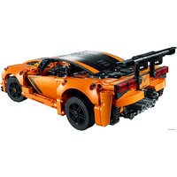Конструктор LEGO Technic 42093 Chevrolet Corvette ZR1 - Превью изображения №6 — Интернет-магазин ПроЗаказ