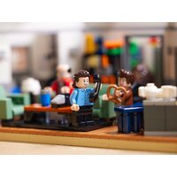 Конструктор LEGO Ideas 21328 Seinfeld - Превью изображения №19 — Интернет-магазин ПроЗаказ