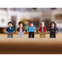 Конструктор LEGO Ideas 21328 Seinfeld - Превью изображения №23 — Интернет-магазин ПроЗаказ