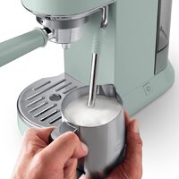 Рожковая кофеварка DeLonghi Dedica EC890.GR - Превью изображения №5 — Интернет-магазин ПроЗаказ