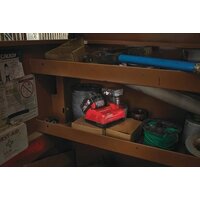 Зарядное устройство Milwaukee M12-18 FC (12-18В) - Превью изображения №2 — Интернет-магазин ПроЗаказ