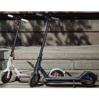 Электросамокат Xiaomi Mi Electric Scooter 3 BHR4854GL (onyx black) - Превью изображения №8 — Интернет-магазин ПроЗаказ