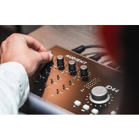 Аудиоинтерфейс Audient iD44 MKII - Превью изображения №3 — Интернет-магазин ПроЗаказ