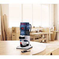 Кромочно-петельный фрезер Bosch GKF 600 Professional (060160A100) - Превью изображения №6 — Интернет-магазин ПроЗаказ