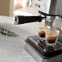 Рожковая кофеварка DeLonghi Classic EM450.M - Превью изображения №4 — Интернет-магазин ПроЗаказ