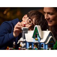 Конструктор LEGO Creator Expert 10293 В ожидании Санты - Превью изображения №21 — Интернет-магазин ПроЗаказ