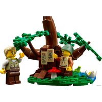 Конструктор LEGO Icons 10332 Средневековая городская площадь - Превью изображения №12 — Интернет-магазин ПроЗаказ