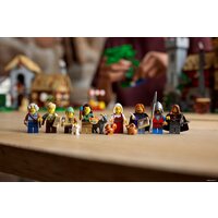 Конструктор LEGO Icons 10332 Средневековая городская площадь - Превью изображения №16 — Интернет-магазин ПроЗаказ