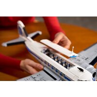 Конструктор LEGO Icons 11378 Douglas DC-3 PAN AM Airliner - Превью изображения №11 — Интернет-магазин ПроЗаказ