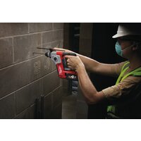 Перфоратор Milwaukee M18 BH-402C 4933443330 (с 2-мя АКБ, кейс) - Превью изображения №3 — Интернет-магазин ПроЗаказ