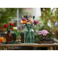 Конструктор LEGO Creator 10280 Букет цветов - Превью изображения №32 — Интернет-магазин ПроЗаказ