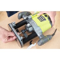 Вертикальный фрезер Ryobi RRT1600-K 5133004796 - Превью изображения №10 — Интернет-магазин ПроЗаказ