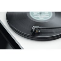 Виниловый проигрыватель Pro-Ject Primary E Phono (белый) - Превью изображения №2 — Интернет-магазин ПроЗаказ