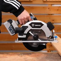 Дисковая (циркулярная) пила Deko CS20 PRO 084-1157 (с 1-им АКБ) - Превью изображения №6 — Интернет-магазин ПроЗаказ