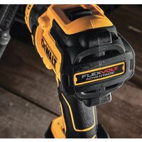 Ударная дрель-шуруповерт DeWalt DCD999NT (без АКБ, кейс) - Превью изображения №4 — Интернет-магазин ПроЗаказ