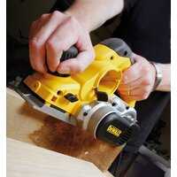 Рубанок DeWalt D26500K - Превью изображения №10 — Интернет-магазин ПроЗаказ