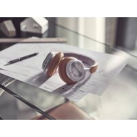 Наушники Bang & Olufsen Beoplay HX (коричневый) - Превью изображения №9 — Интернет-магазин ПроЗаказ