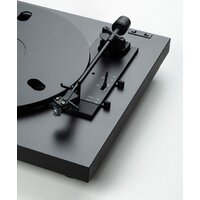 Виниловый проигрыватель Pro-Ject A1.2 (Ortofon OM10, черный) - Превью изображения №2 — Интернет-магазин ПроЗаказ