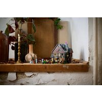 Конструктор LEGO Ideas 21341 Фокус-Покус: Коттедж сестер Сандерсон - Превью изображения №20 — Интернет-магазин ПроЗаказ