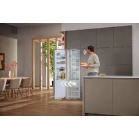 Однокамерный холодильник Miele K 7798 C R - Превью изображения №4 — Интернет-магазин ПроЗаказ