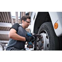 Гайковерт Bosch GDS 18V-1050 H Professional 06019J8502 (с 2-мя АКБ 8 Ah, кейс) - Превью изображения №4 — Интернет-магазин ПроЗаказ